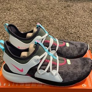 wmns nike flex contact